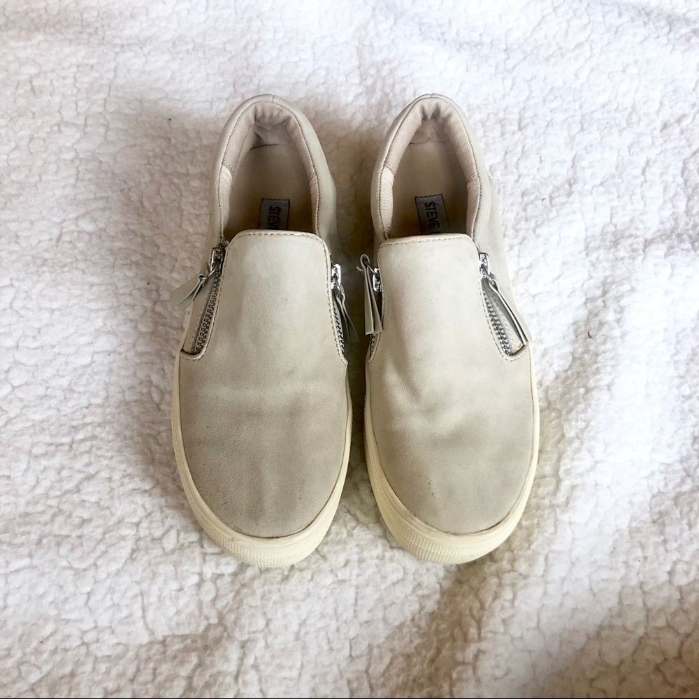 Steve Madden Grey Zipper Platformed Sneakers